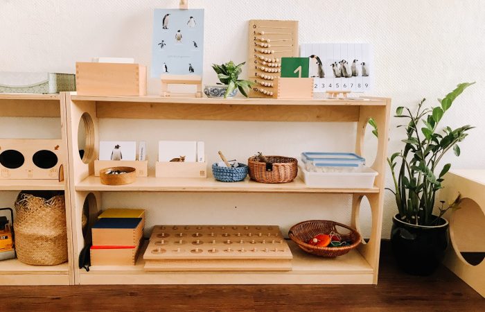 półki Montessori 4 latków
