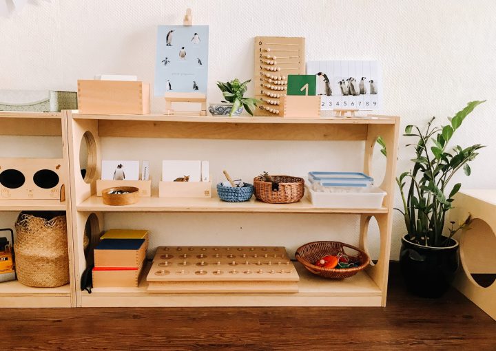 półki Montessori 4 latków